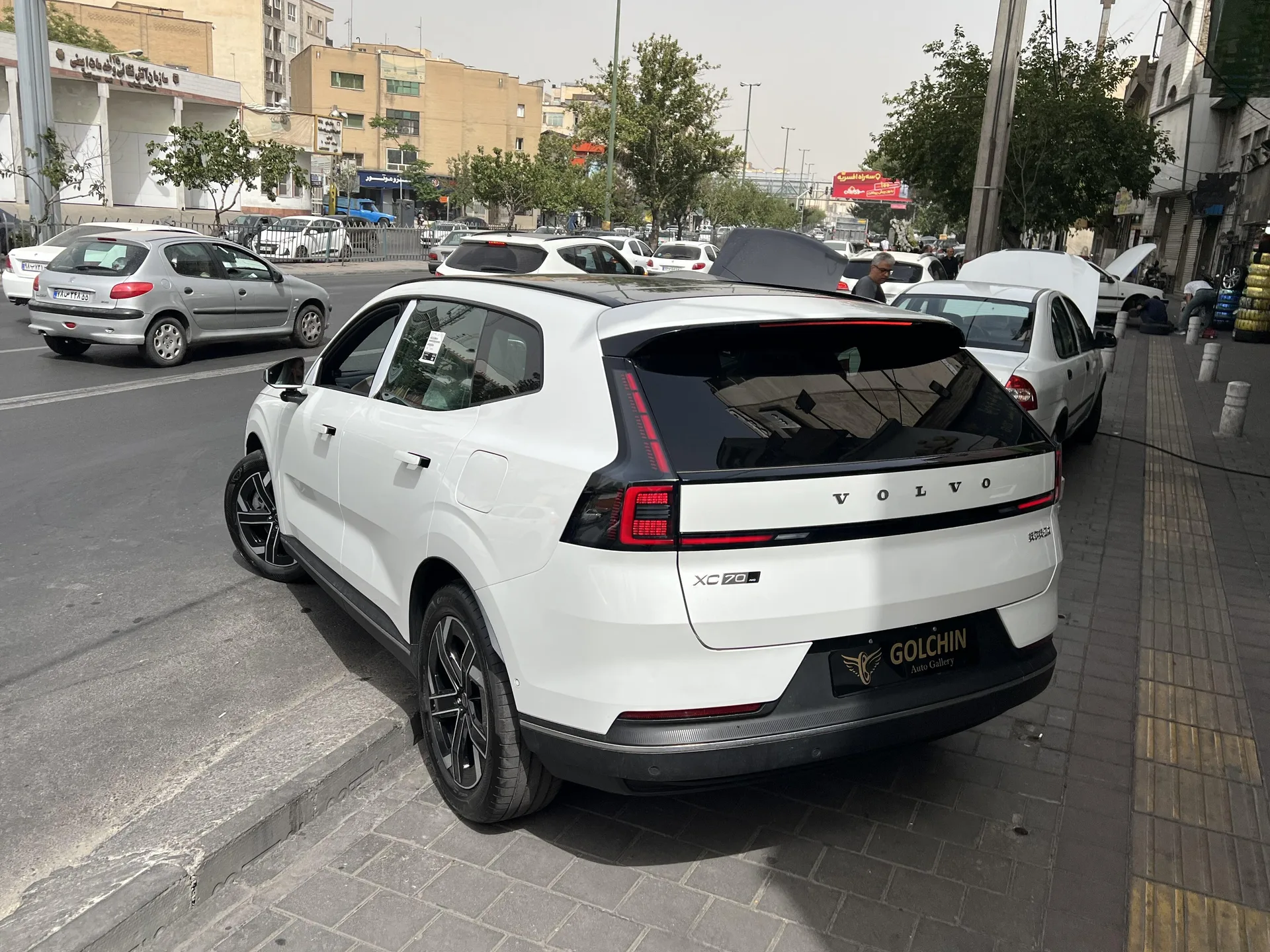 ولوو  XC70 8