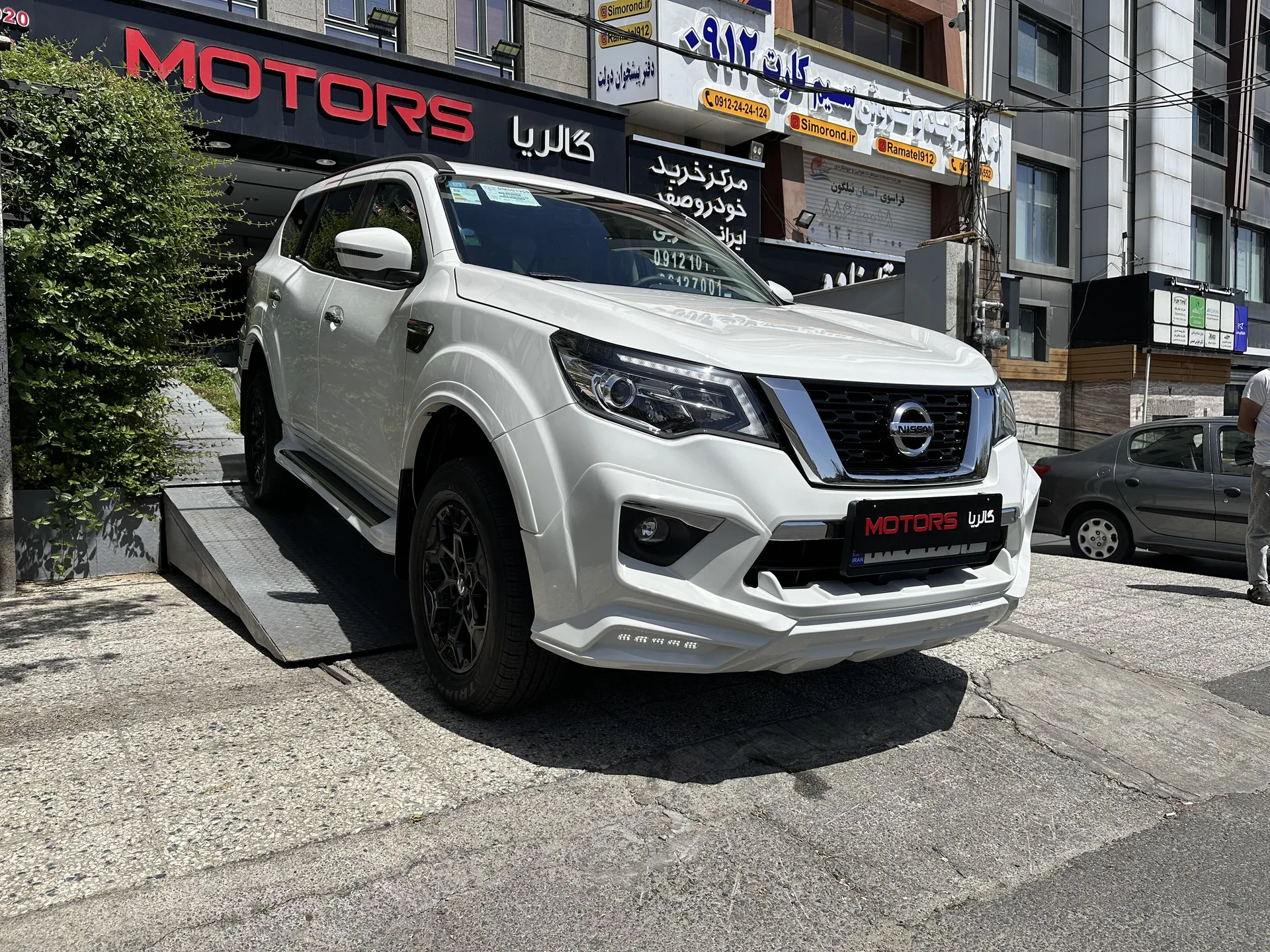 نیسان ترا