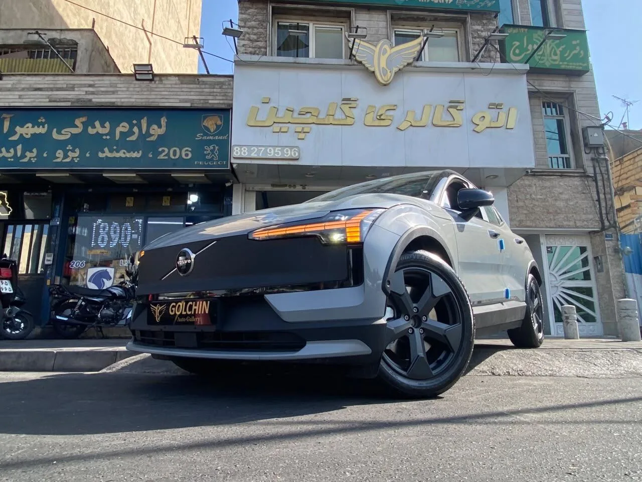 ولوو  EX30 12