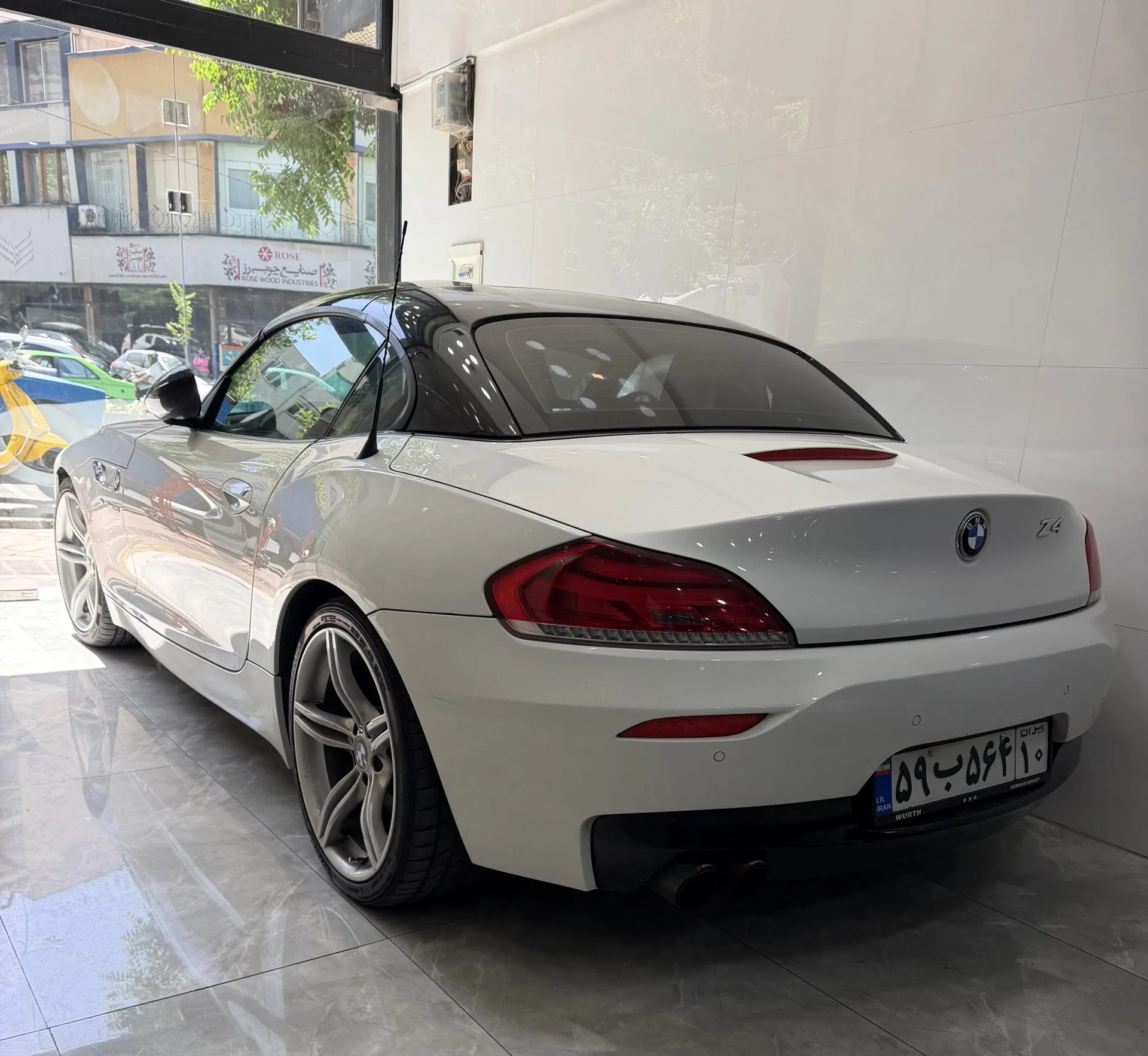 ب ام و Z4