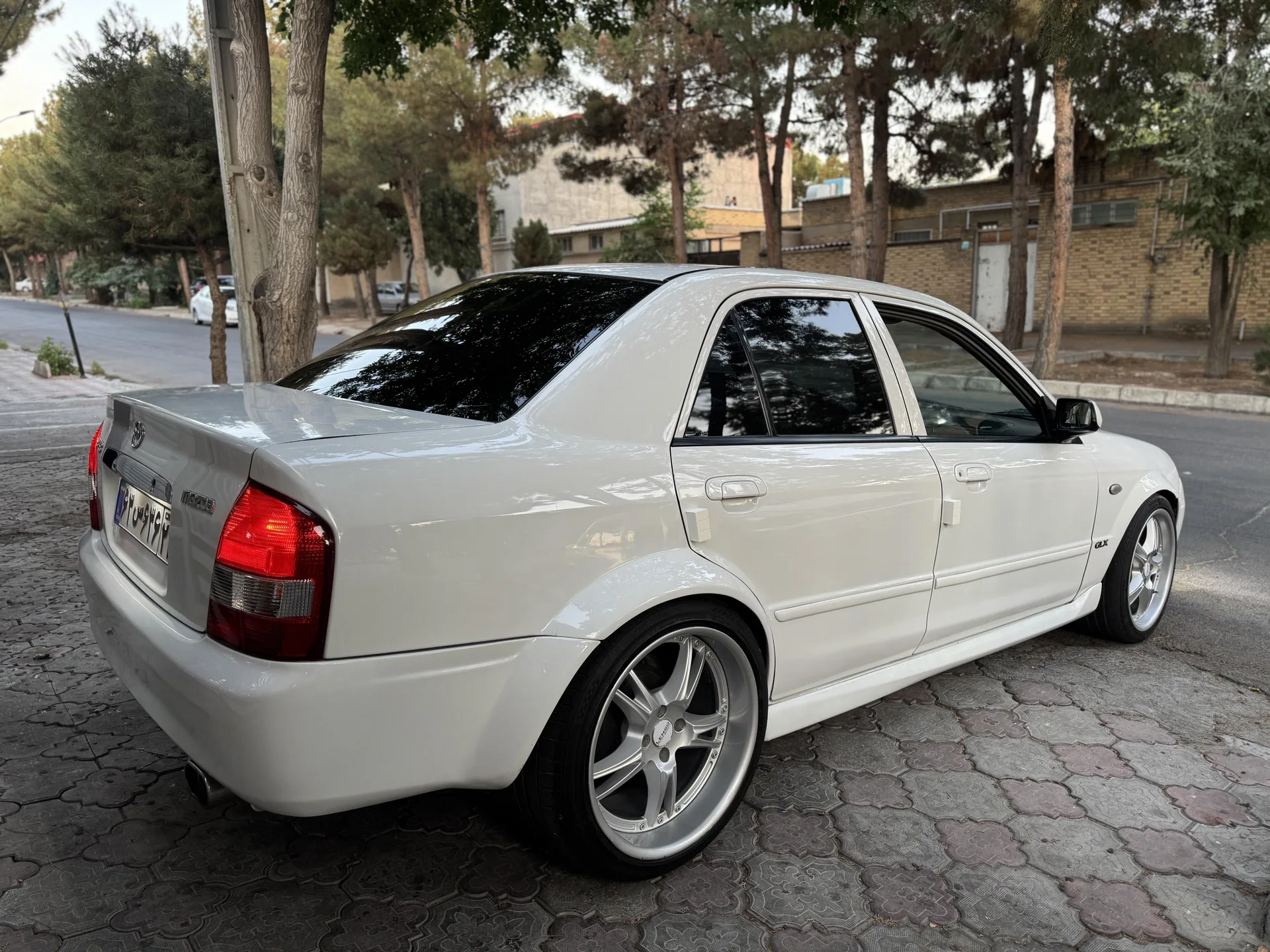 مزدا  323 2