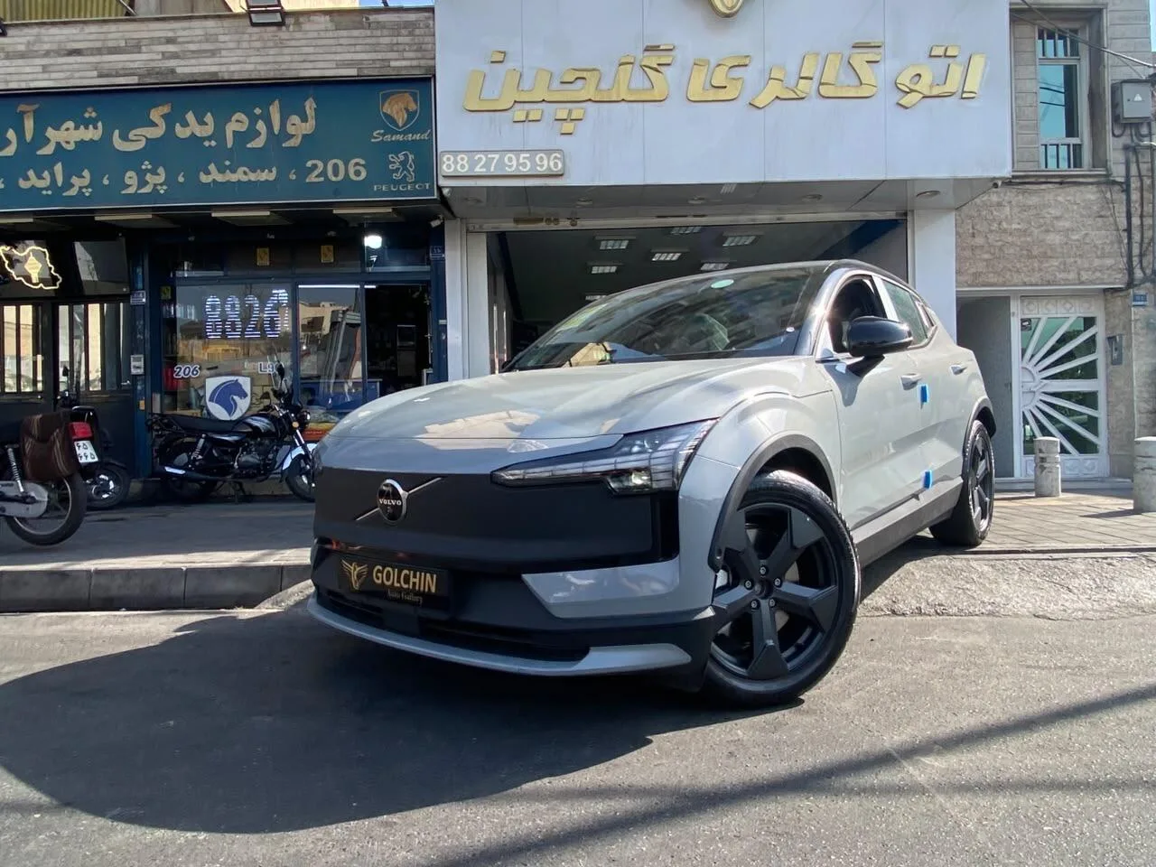 ولوو  EX30 2