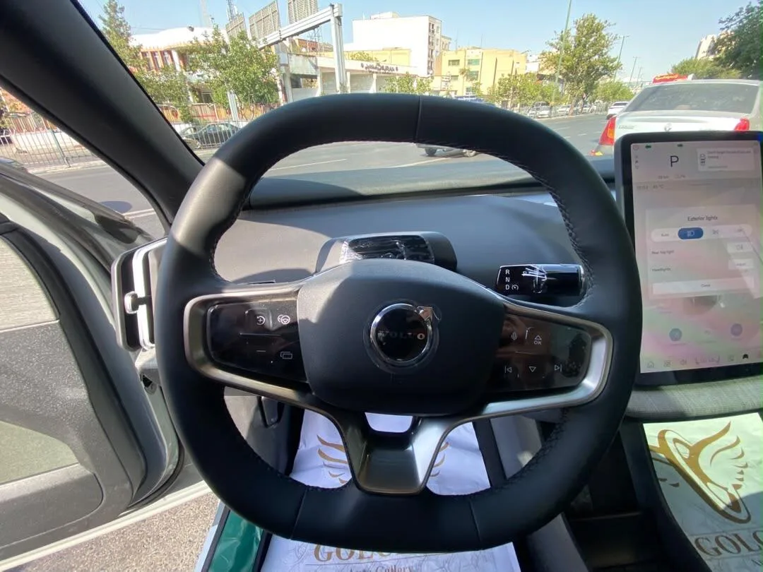 ولوو  EX30 7