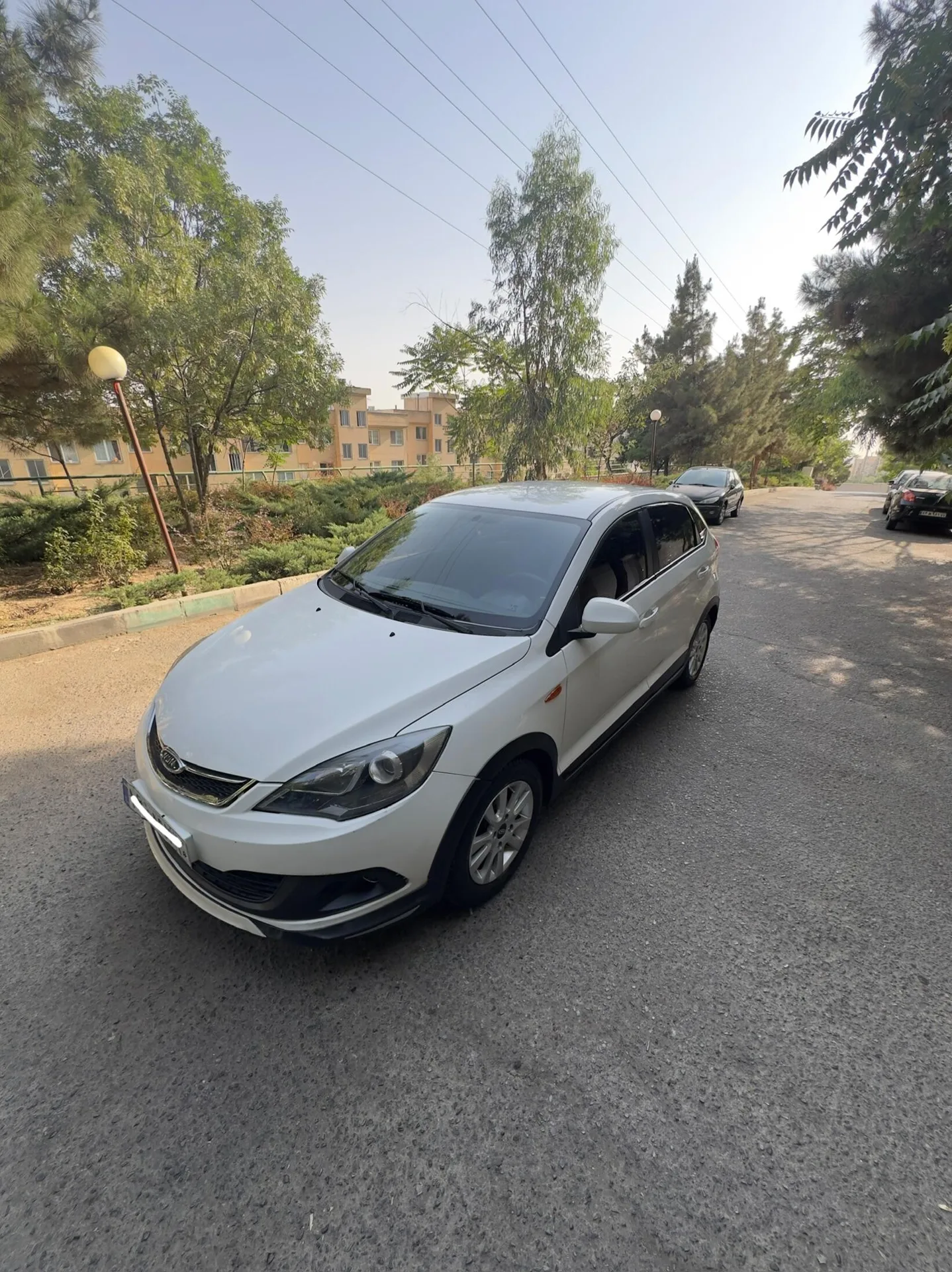ام وی ام 315هاچ بک