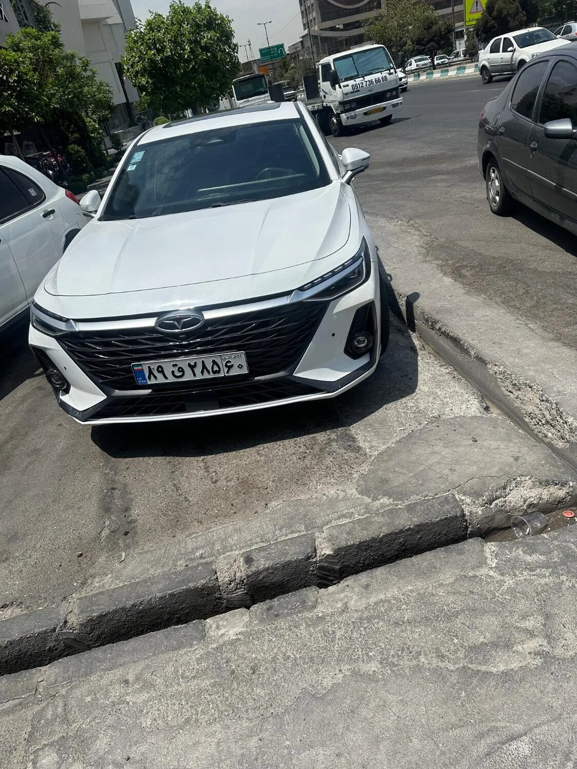 فونیکس  آریزو 8 (Z8)