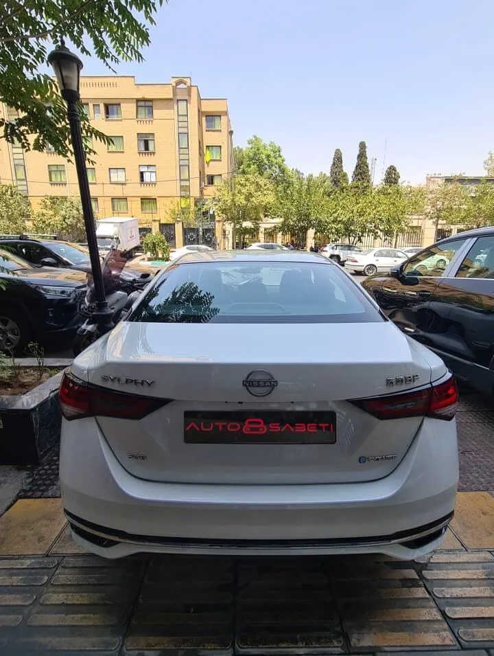 نیسان  سیلفی e-POWER 2