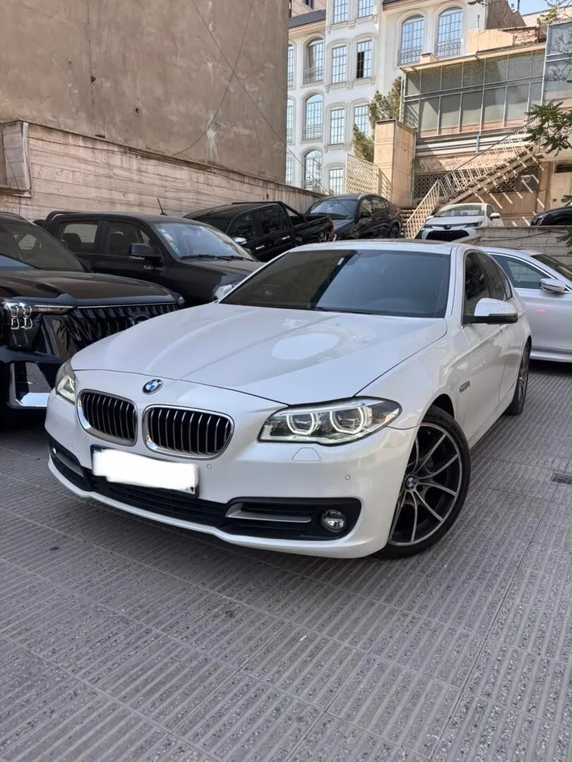 ب ام و سری 5 سدان
