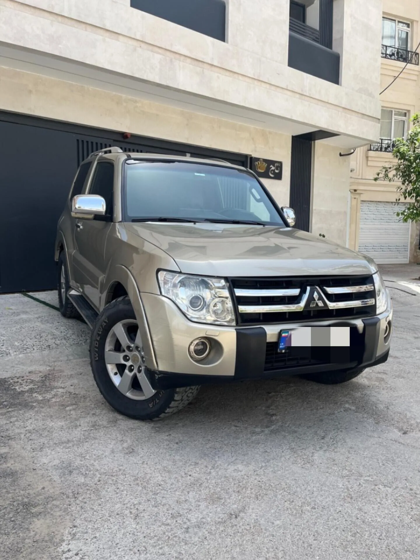 میتسوبیشی پاجرو دو در