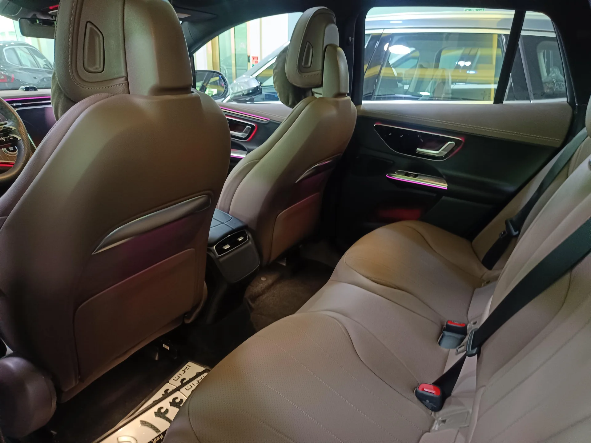 بنز  EQE SUV 4
