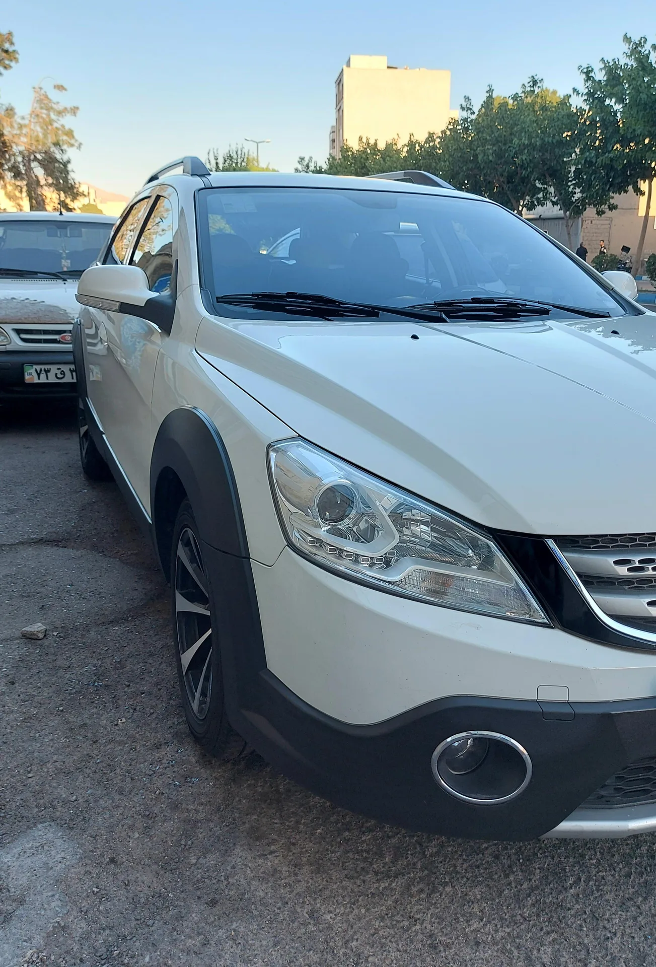 دانگ فنگ  H30 کراس 4
