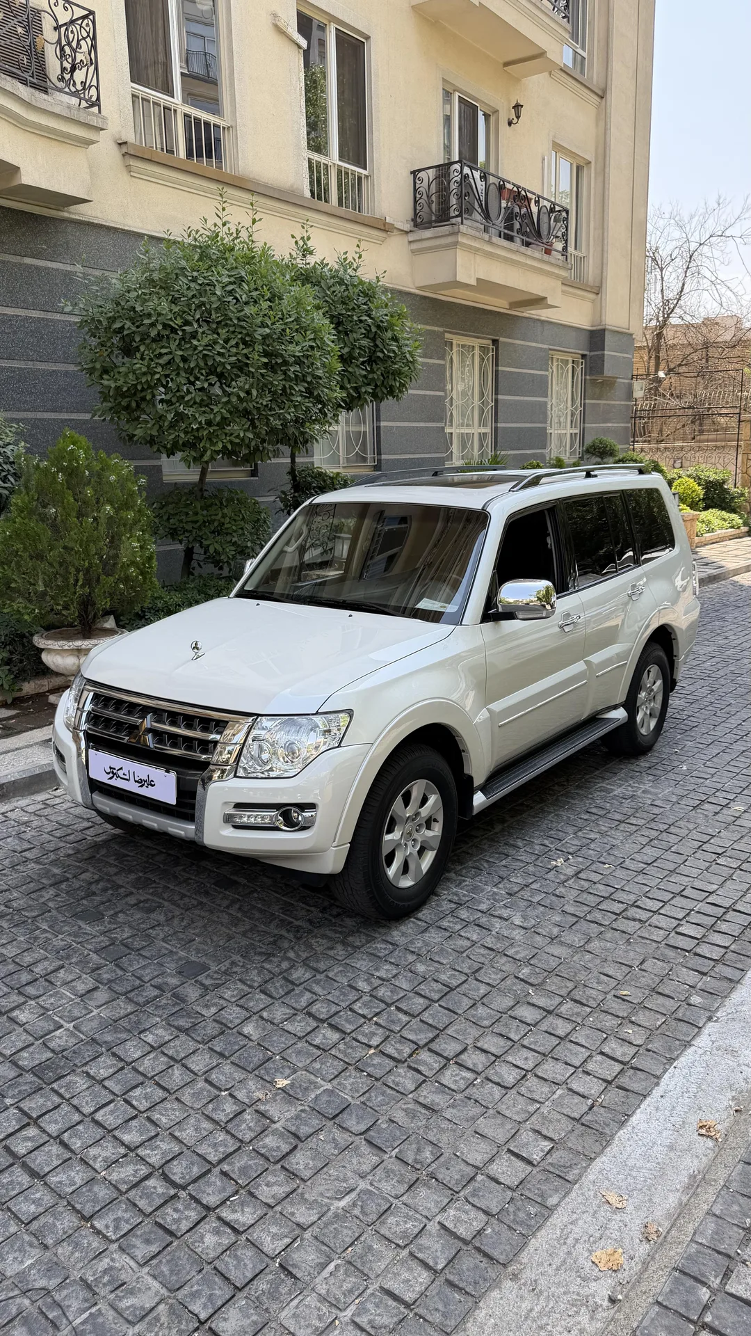میتسوبیشی  پاجرو چهار در