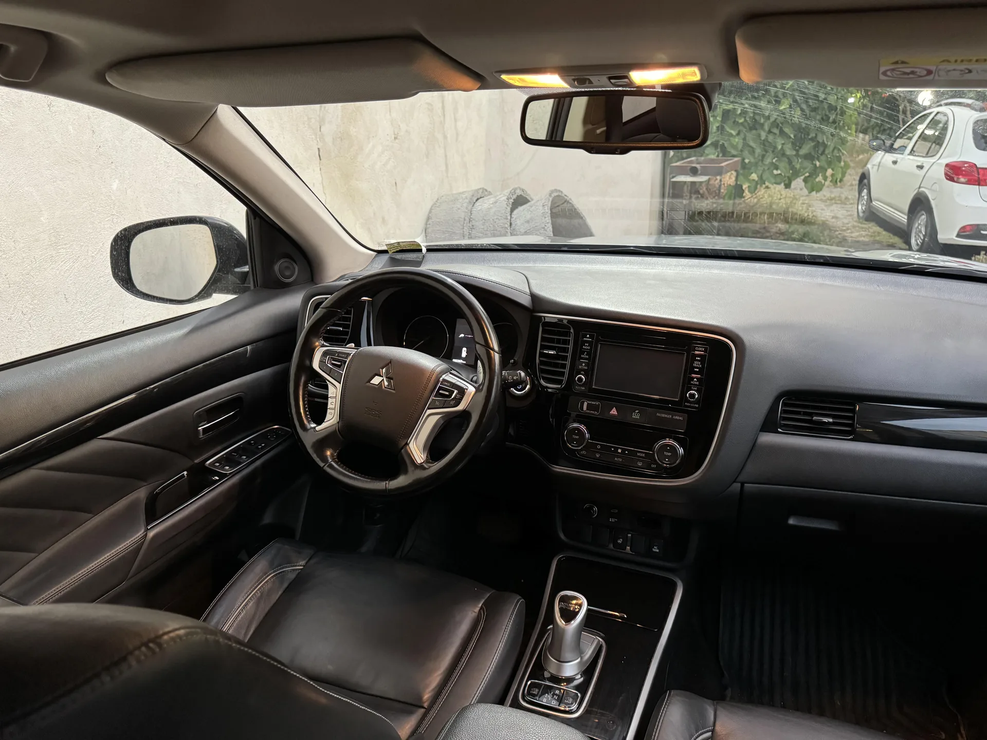 میتسوبیشی  اوتلندر PHEV 2