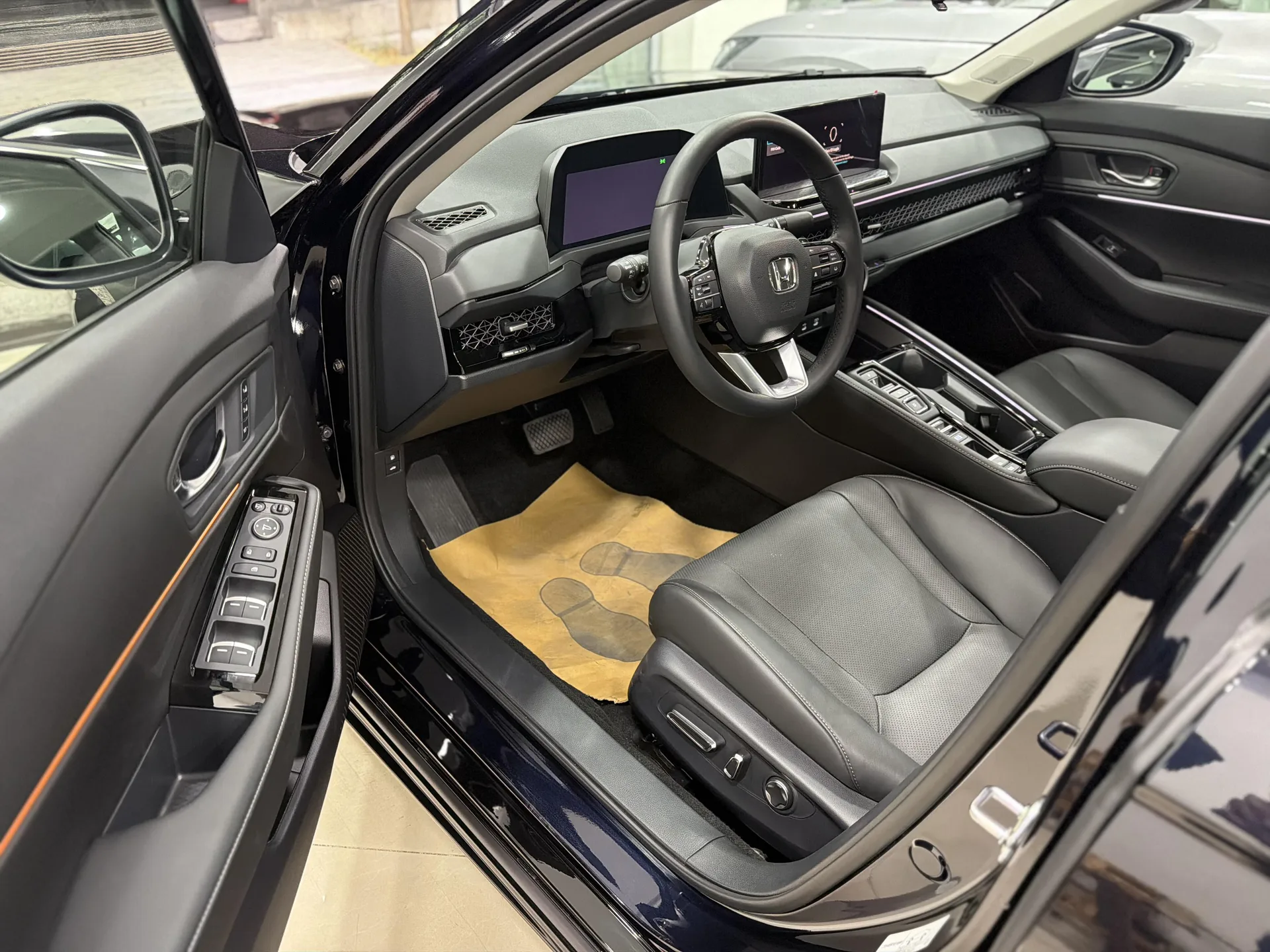 هوندا  آکورد e:PHEV 7