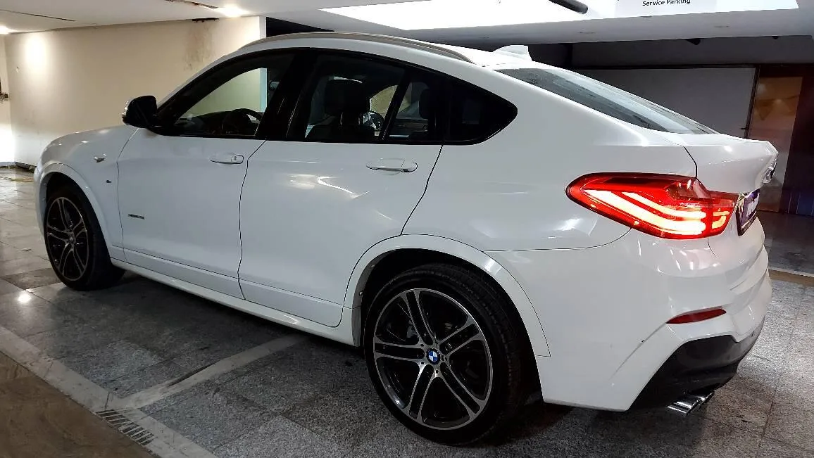 ب ام و  X4 4