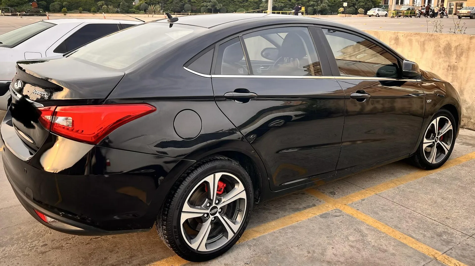 ام وی ام آریزو 5ev