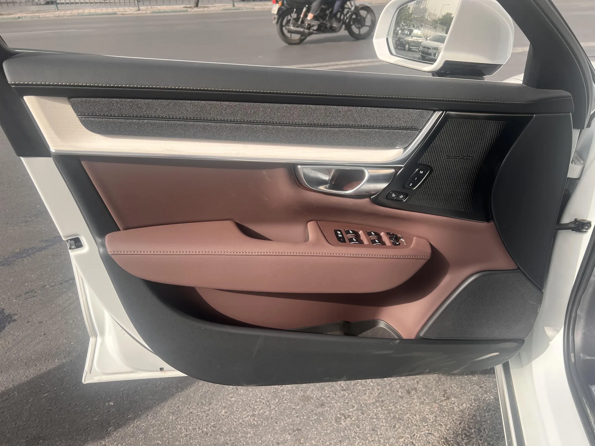 ولوو  S90 18